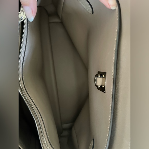 RARE!! MINT!!! LOUIS VUITTON MILLA MM - Picture 10 of 15